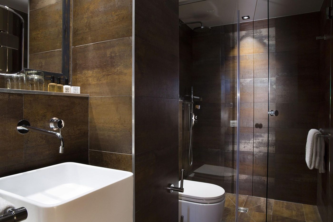 Le-Chat-Noir-Room-47