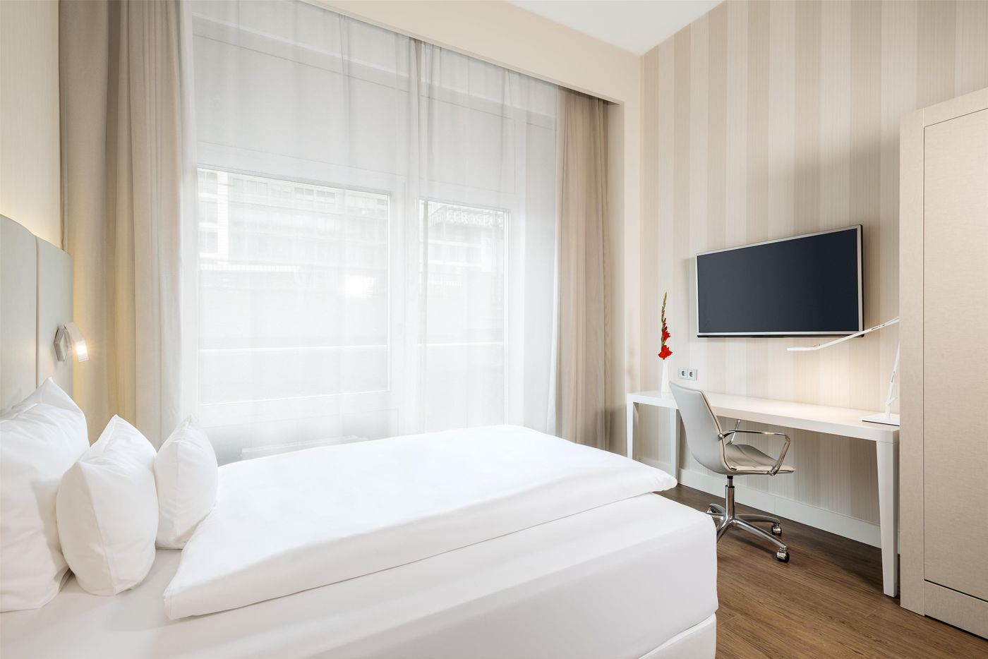 NH-Collection-Berlin-Mitte-Friedrichstrasse-Room-28