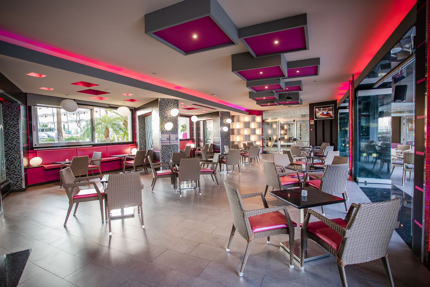 Servatur-Don-Miguel-Adults-Only-Bar-53