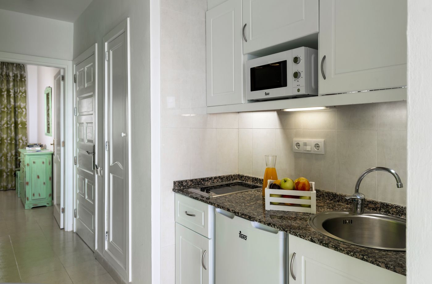 Hesperia-Bristol-Playa-Room-27