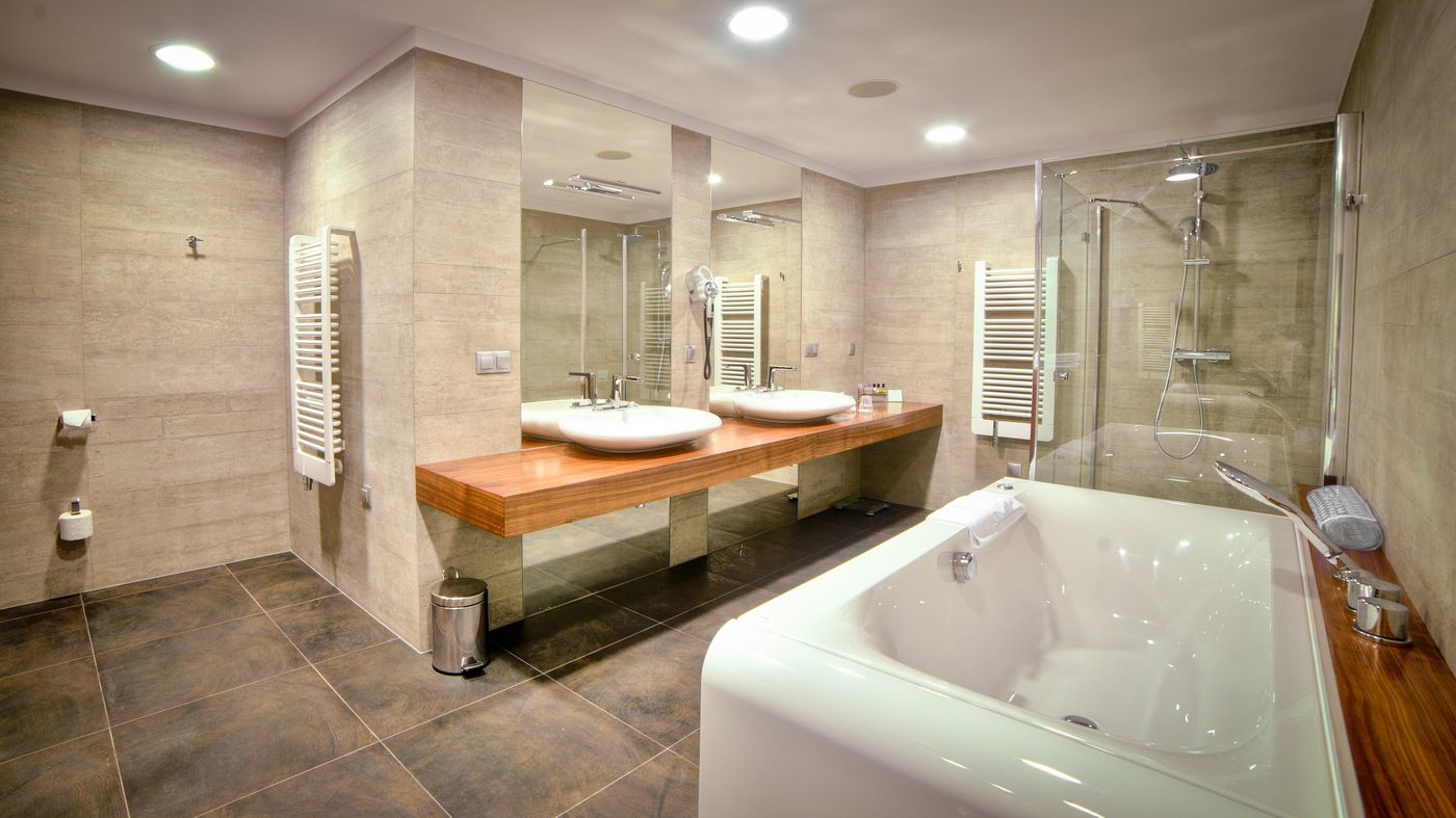 Holiday-Inn-Krakow-City-Centre-Room-33