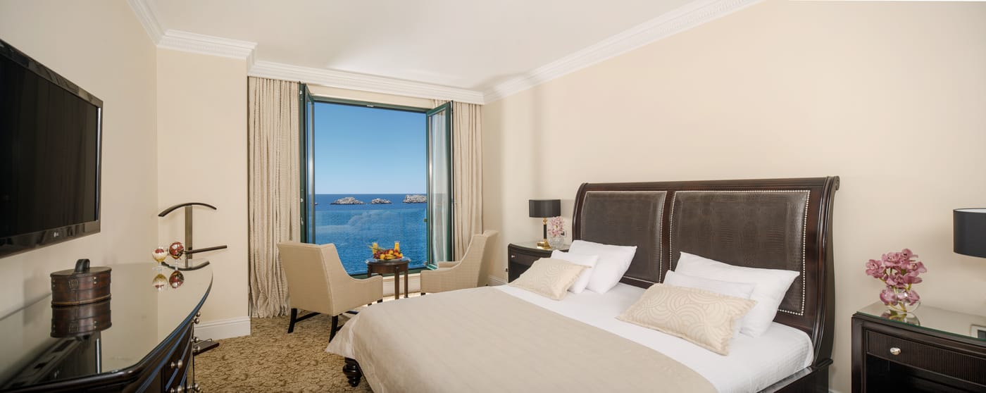 Royal-Princess-Room-7