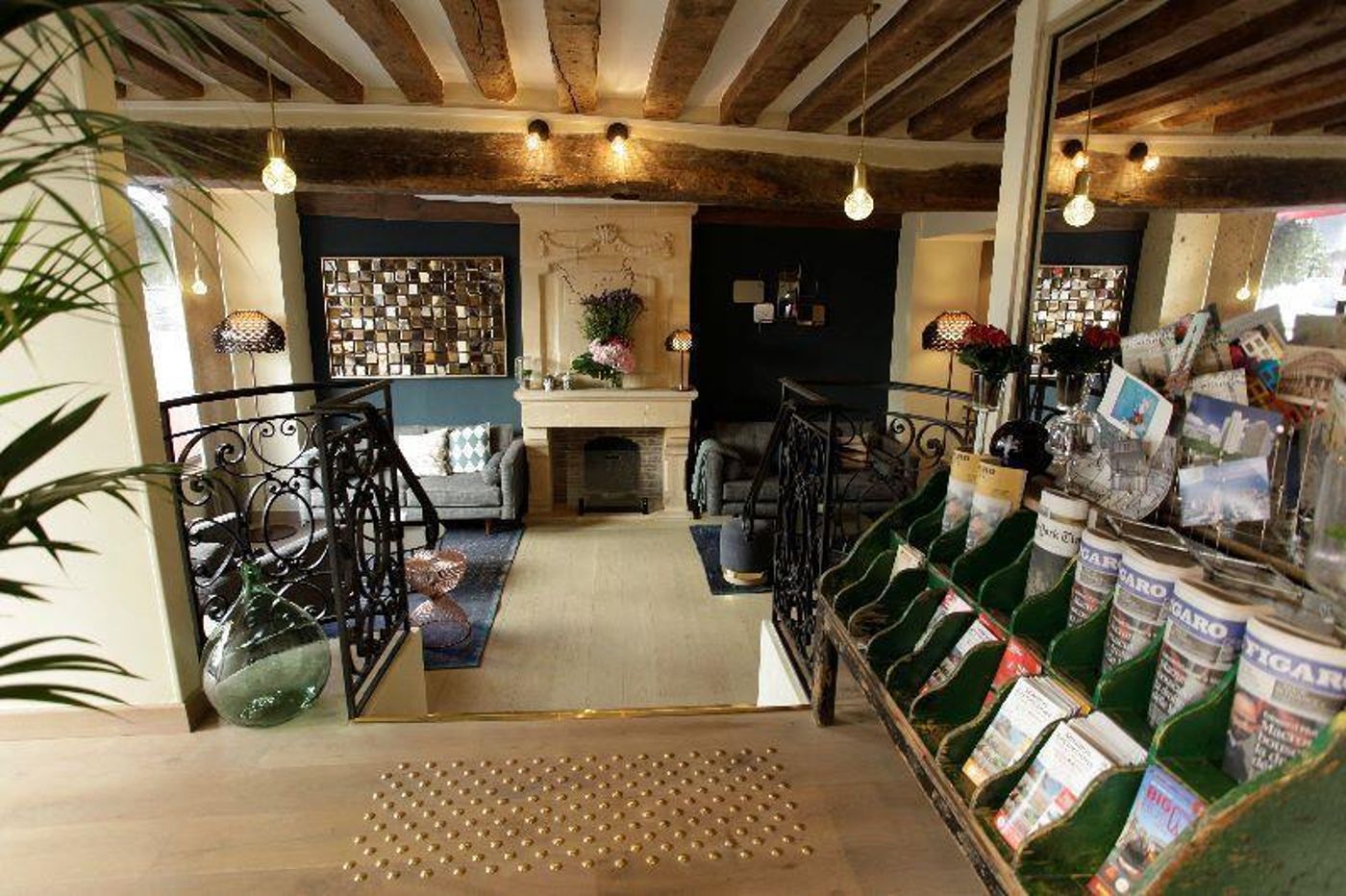 Hotel-Sevres-Saint-Germain-Lobby-12