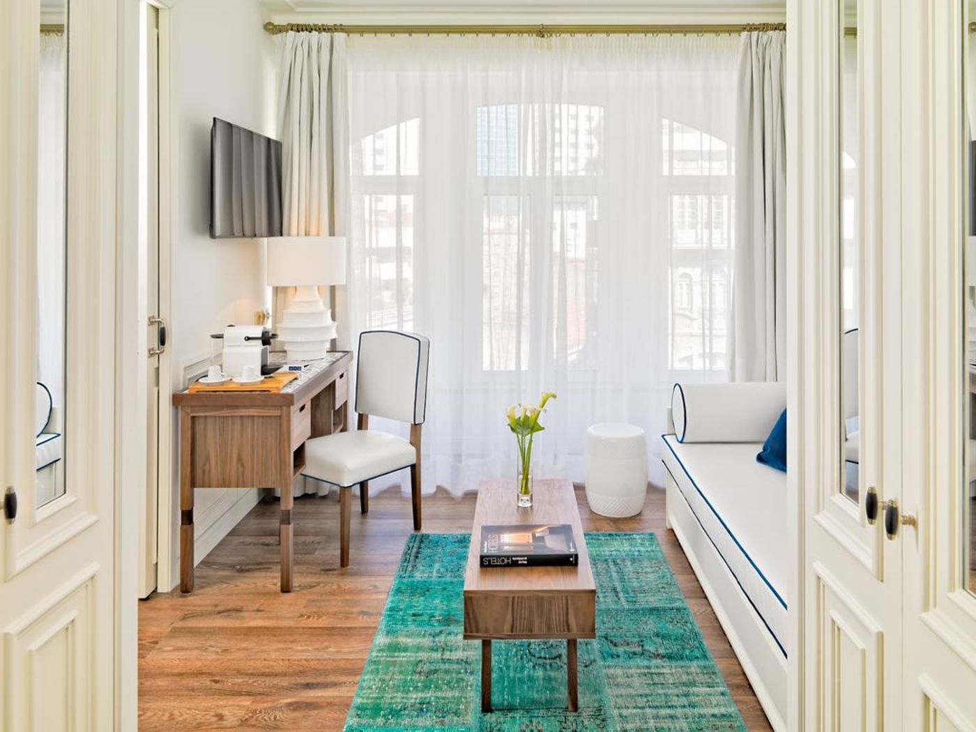 H10-Duque-De-Loule-Room-23