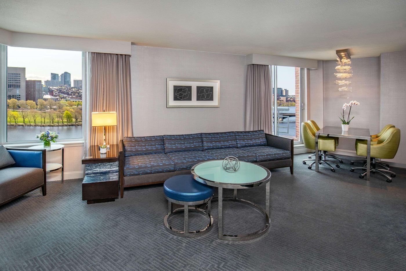 The-Royal-Sonesta-Boston-Room-12