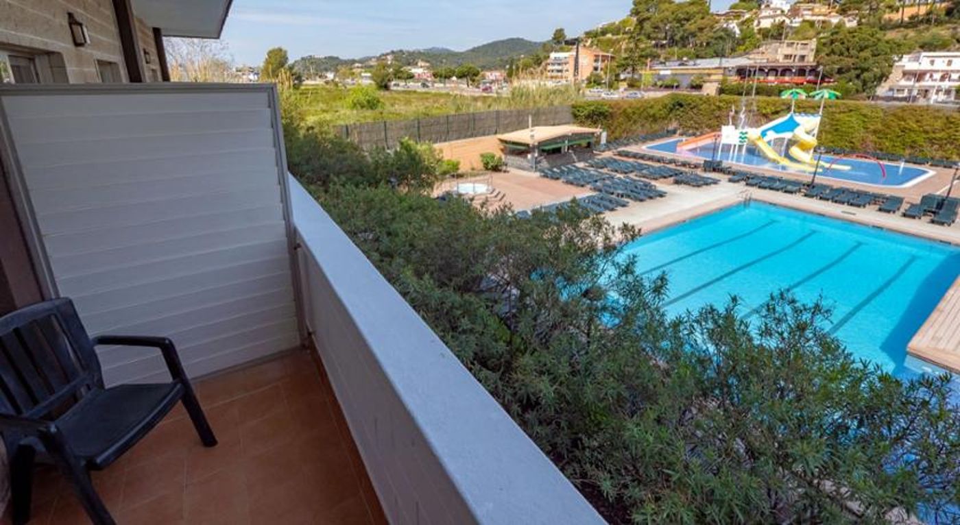 Santa-Susanna-Resort-Room-12