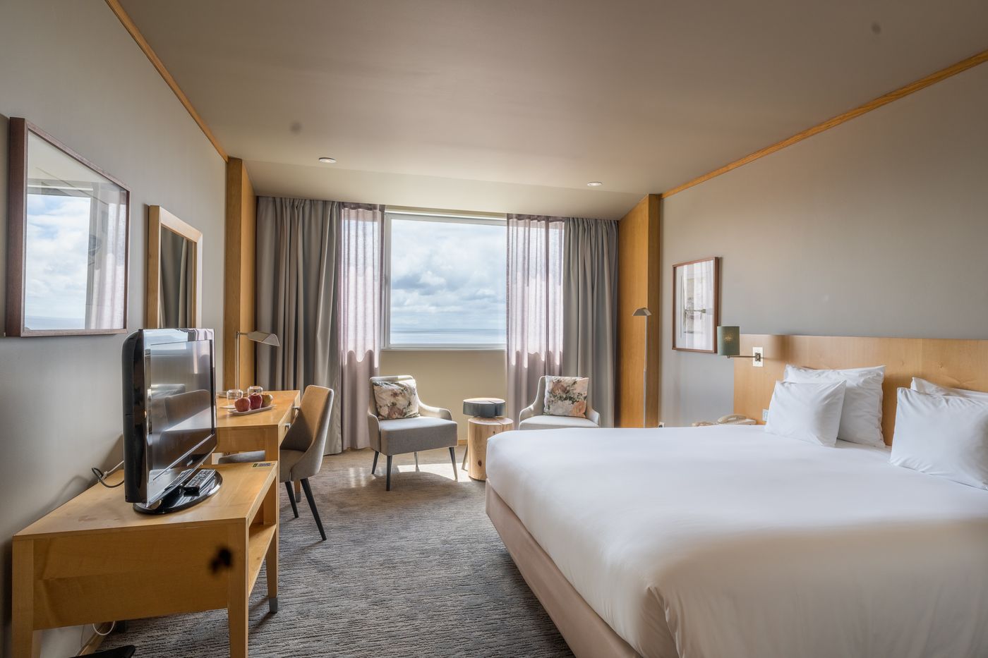 The-Lince-Azores-Great-Room-12