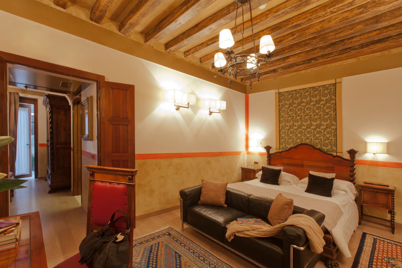 Saturnia---International-Room-30