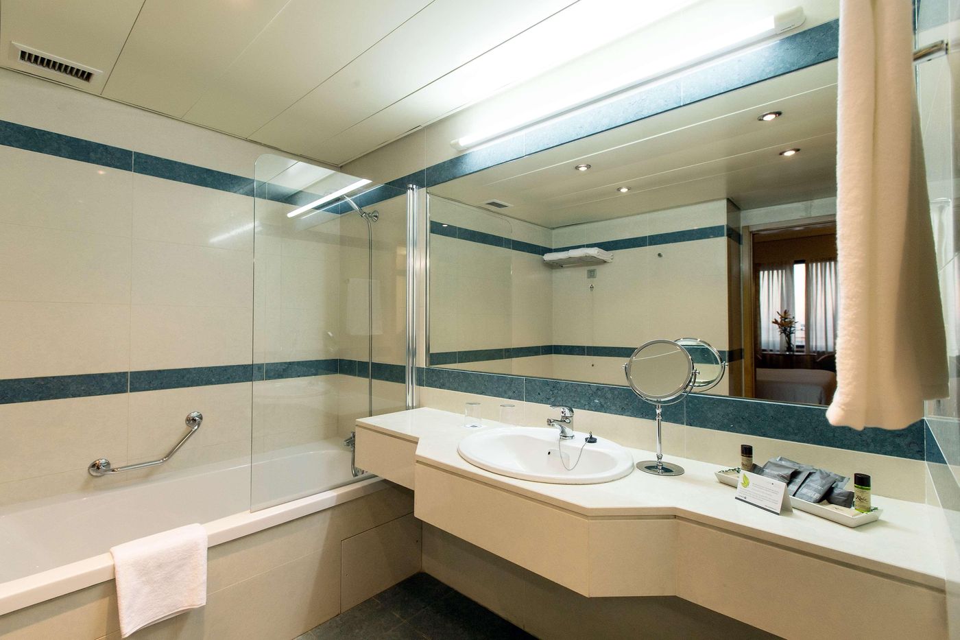 SANA-Metropolitan-Room-32