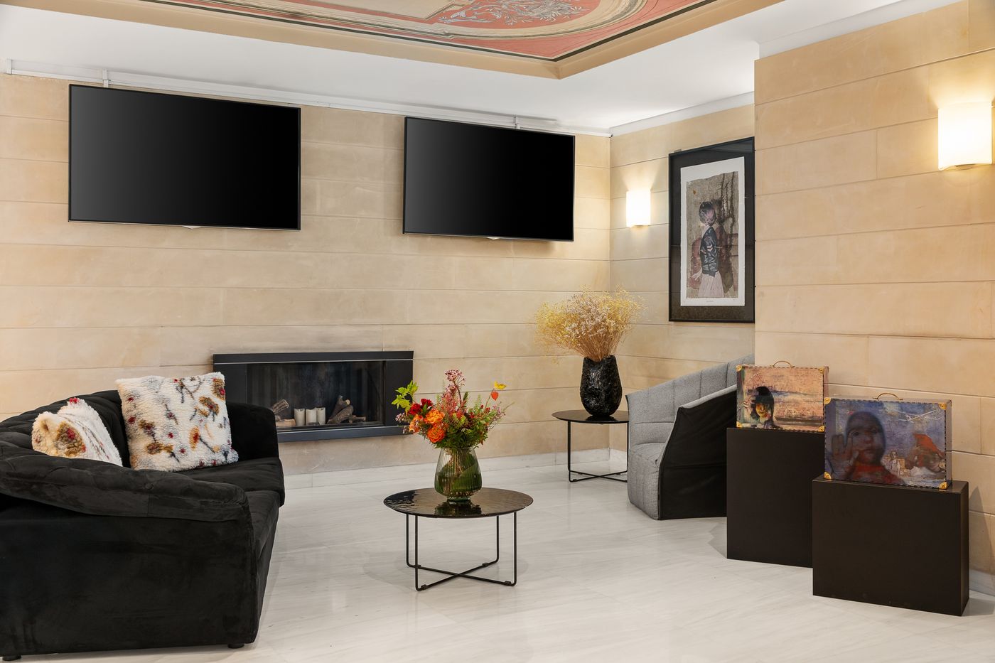 Athenaeum-Eridanus-Luxury-Hotel-Lobby-15