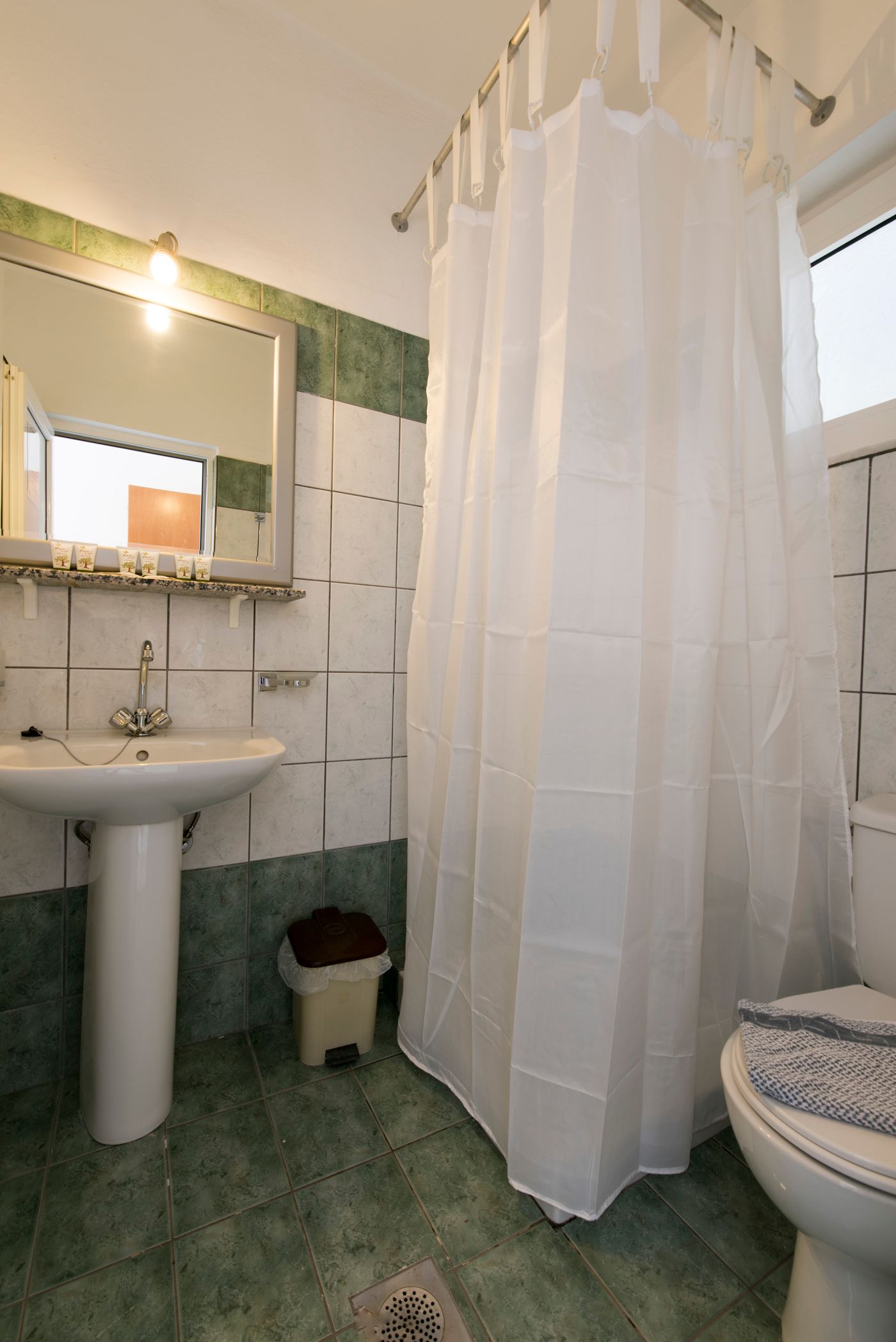 Georgia-Apartments-Room-44