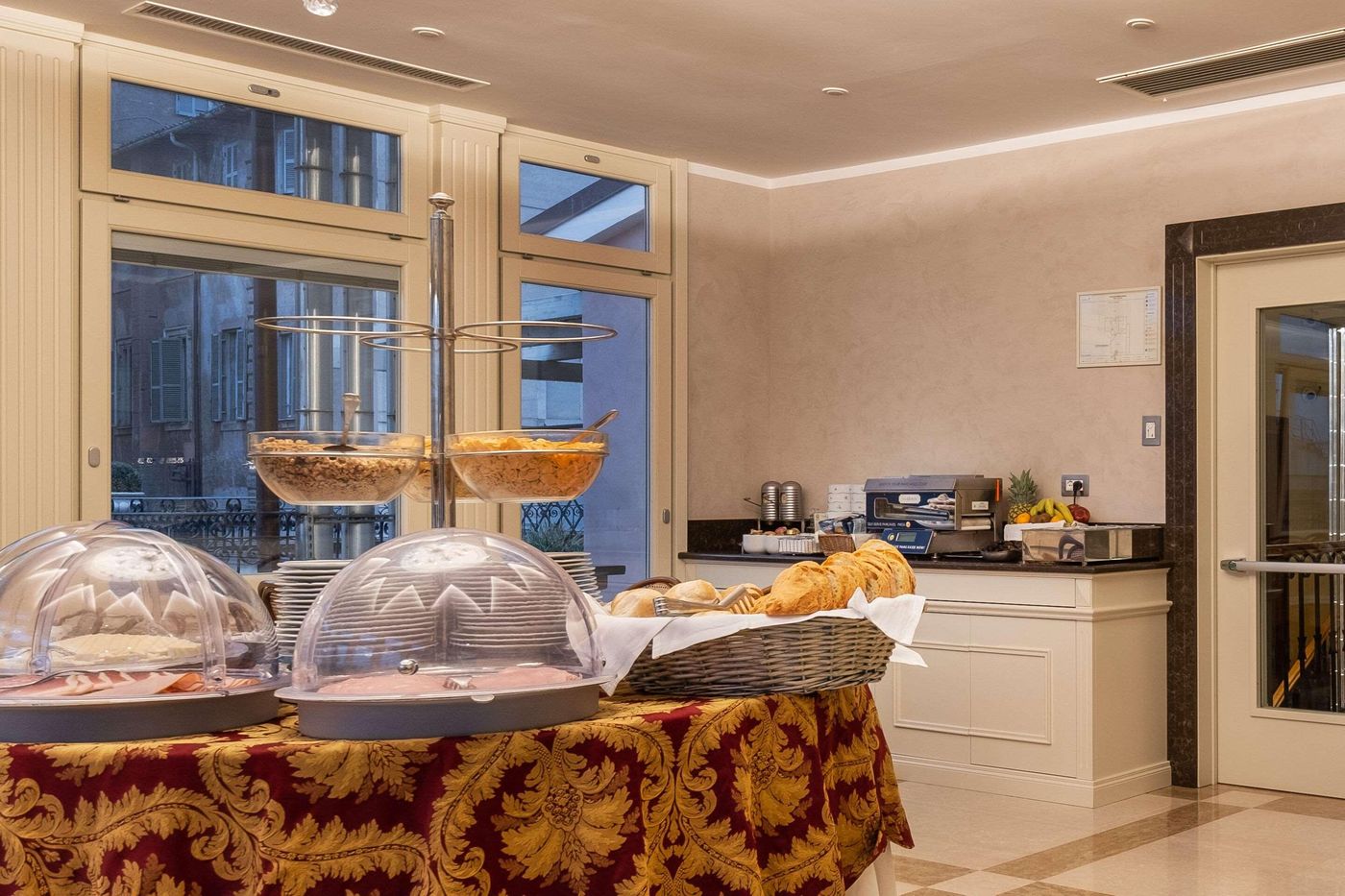 Comfort-Hotel-Bolivar-Restaurant-43