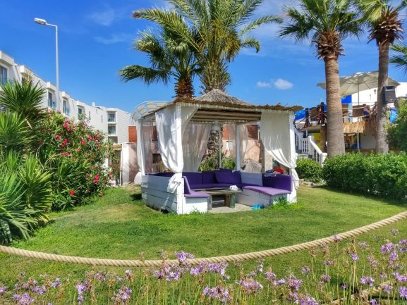 Sun and Sea Beach Hotel