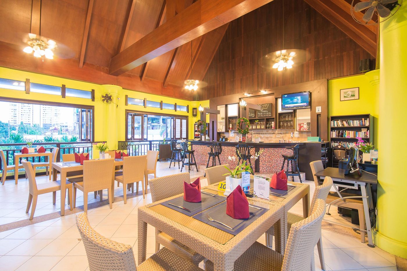 Deevana-Patong-Resort---Spa-Restaurant-39