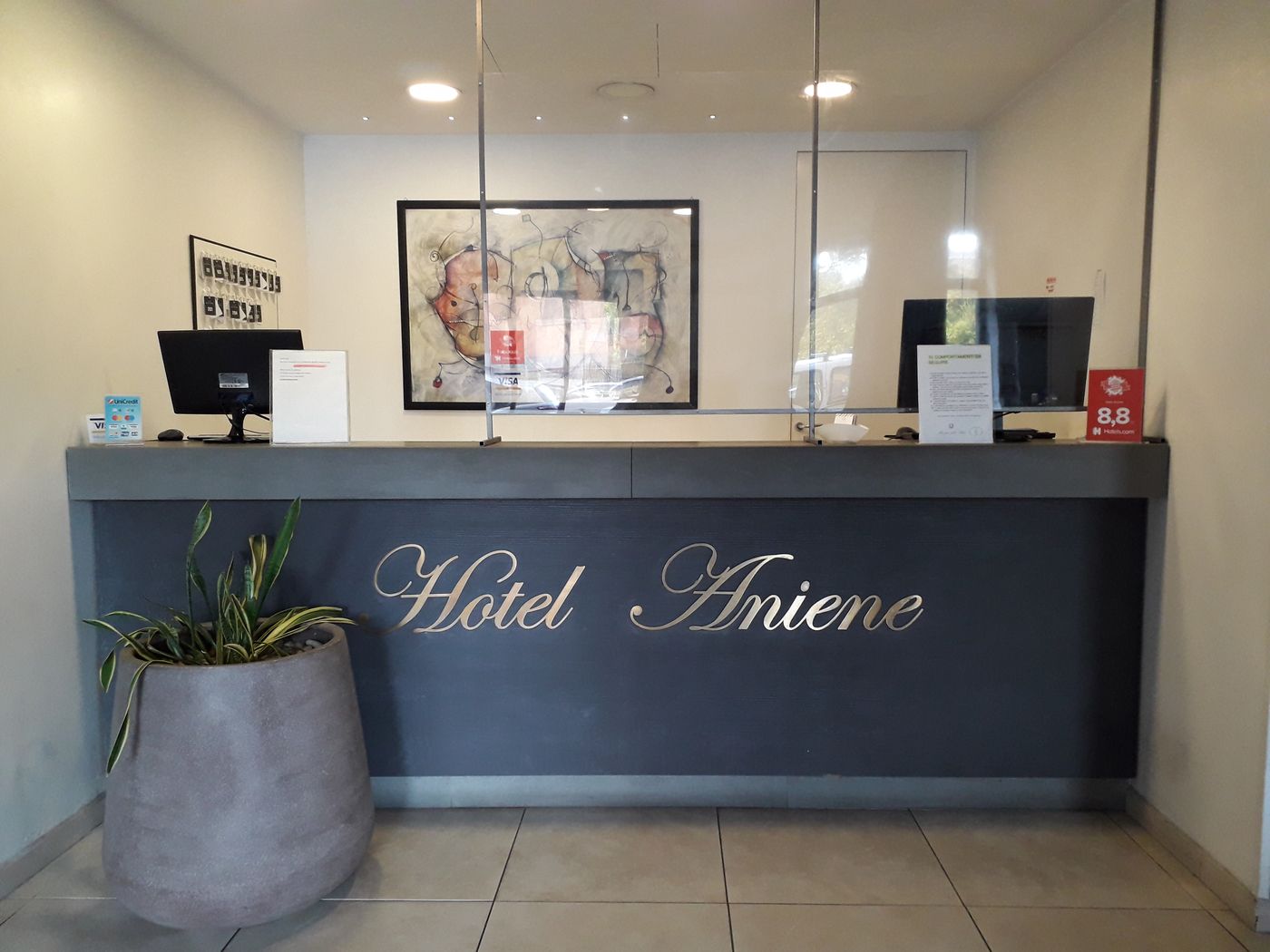 Aniene-Italy-ROMA-Lobby-2