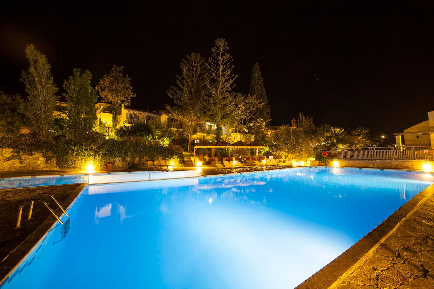 Elpida Village Hotel