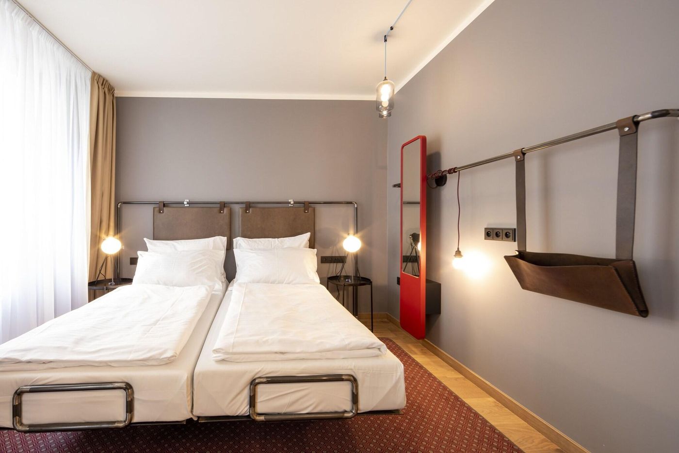 Miss-Sophie-s-Downtown-Room-48