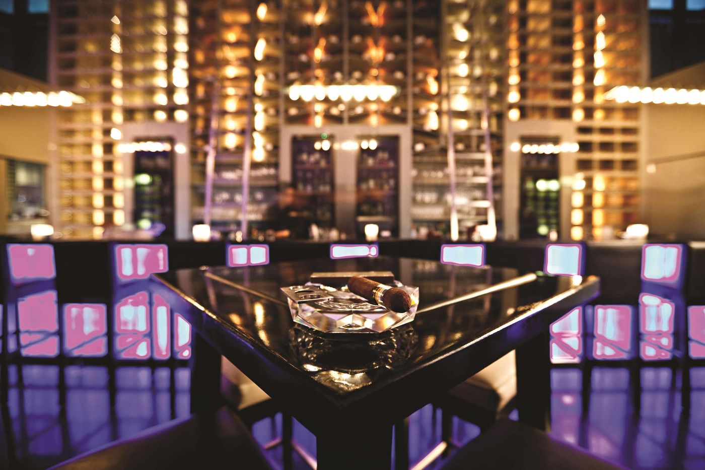 Fairmont-Dubai-Bar-36