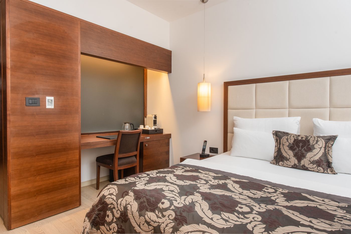 Hotel-Marmont-Heritage-Room-16