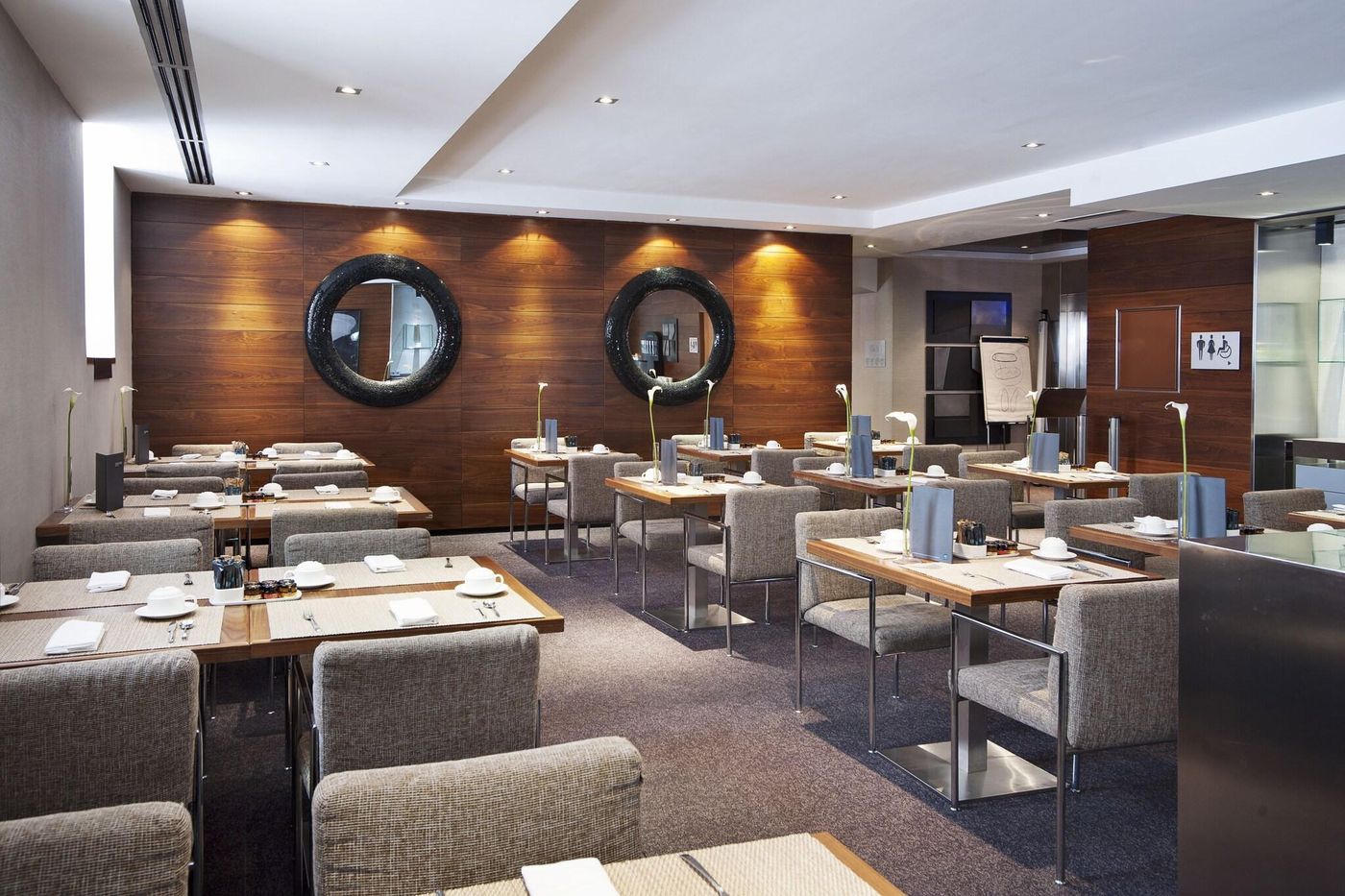 AC-Madrid-Recoletos-Restaurant-13