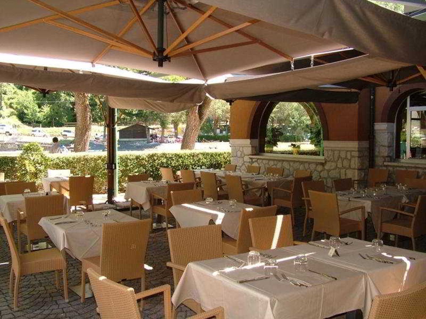 LH Hotel & Ristorante del Lago-Italy-SCANNO-Restaurant-7
