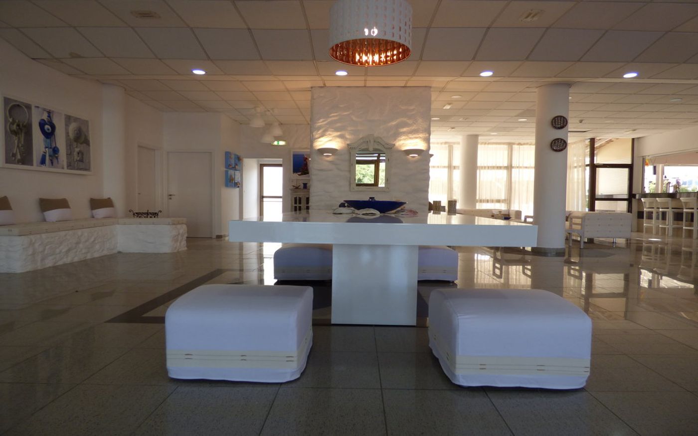 Amore-Hotel-Apartments-Lobby-43