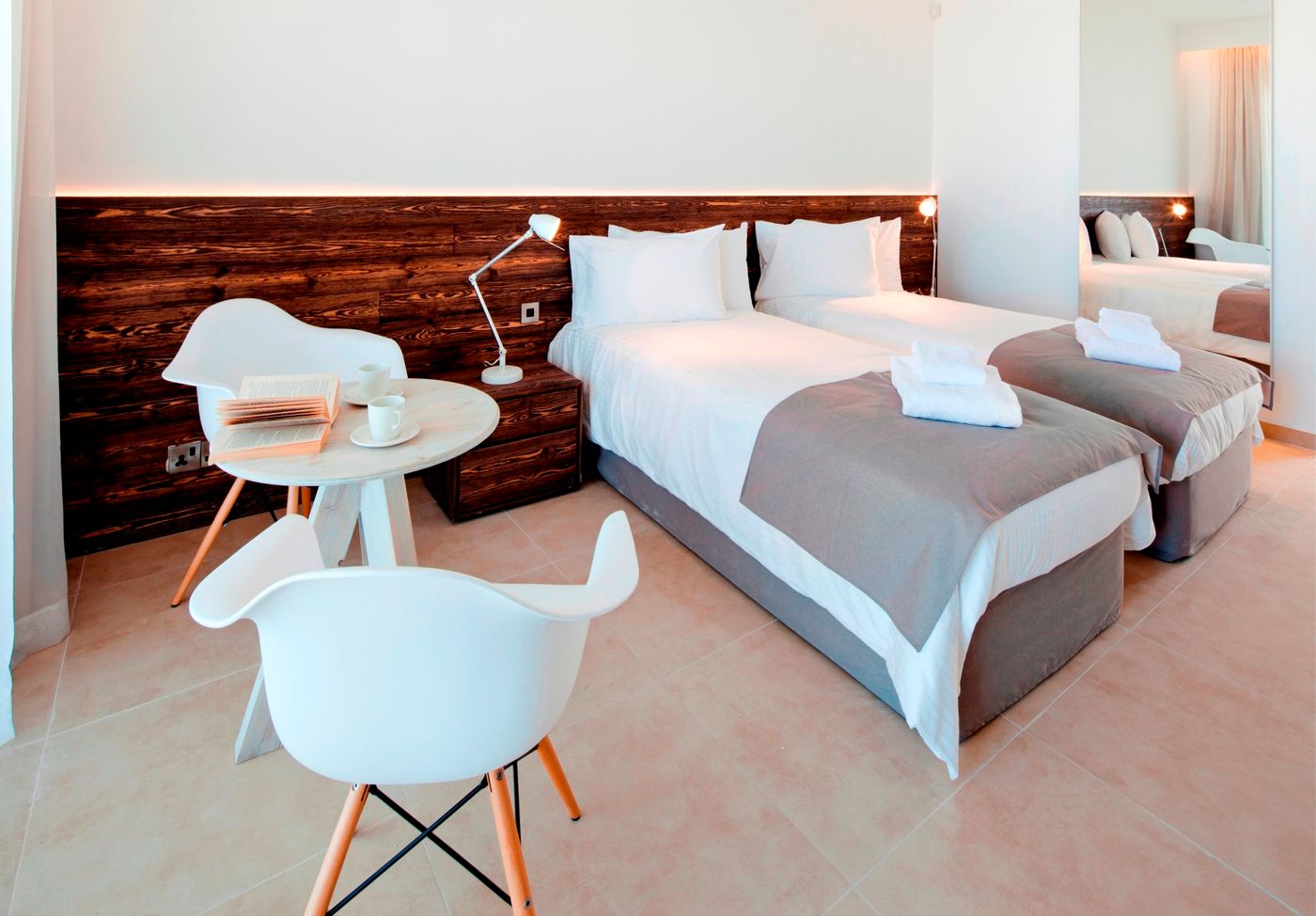 Amphora Hotel & Suites