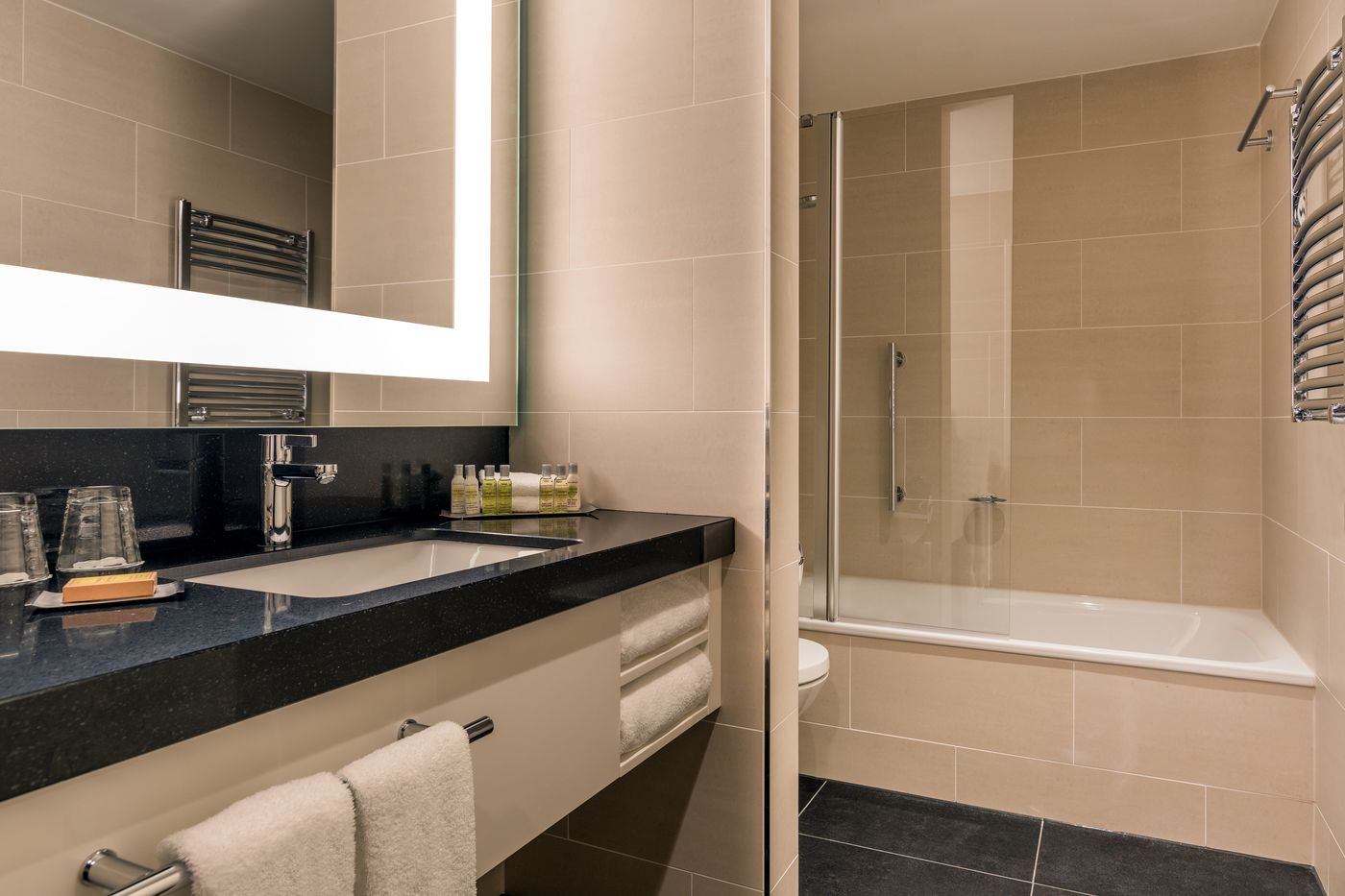 Doubletree-By-Hilton-Luxembourg-Room-30