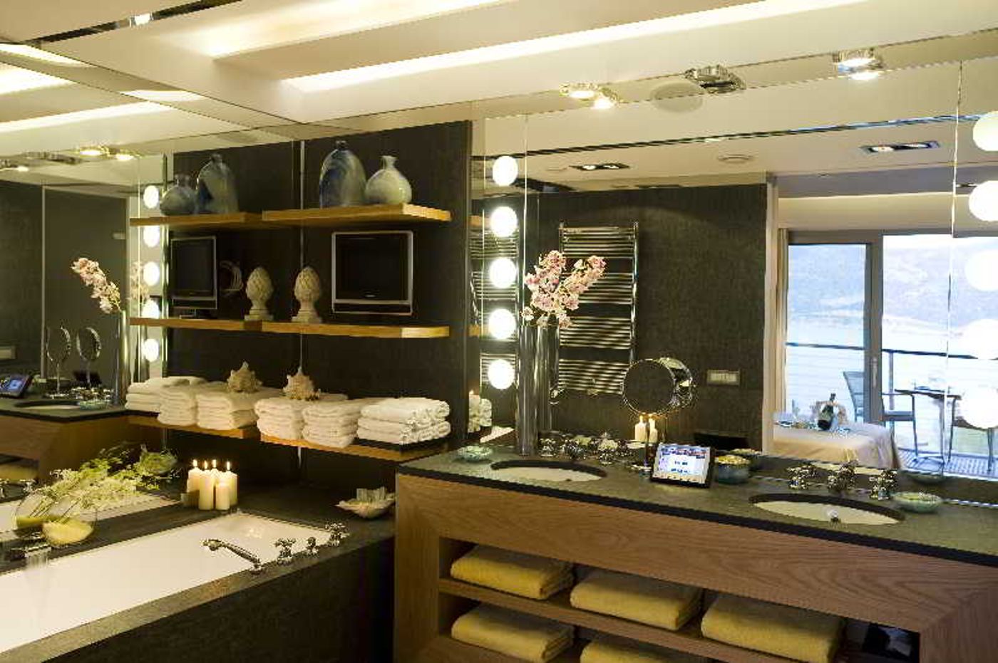 Grand-Resort-Lagonissi-Room-40