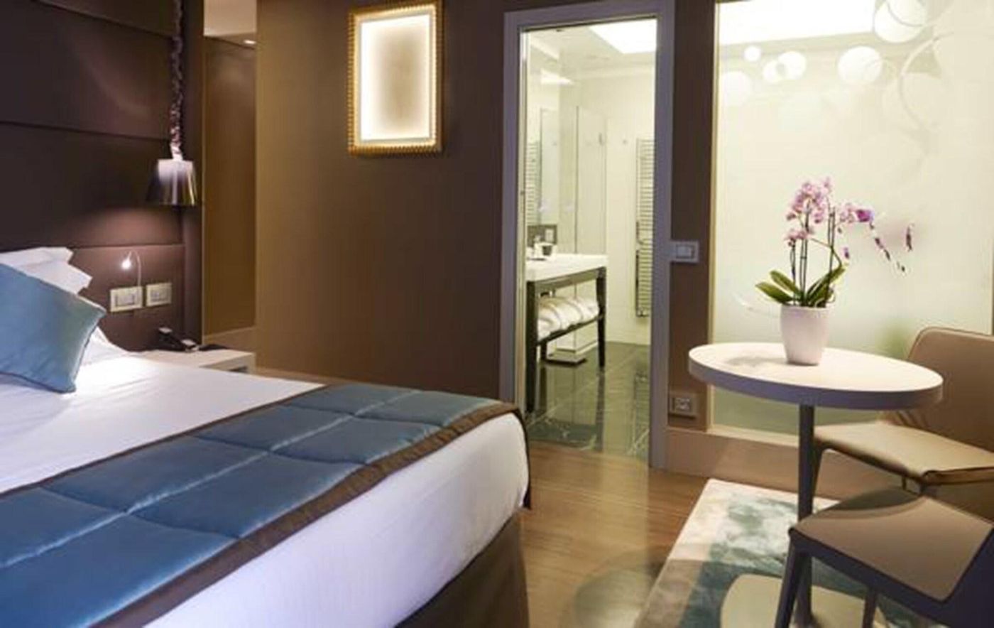 Harry-s-Bar-Trevi-Hotel---Restaurant-Room-51