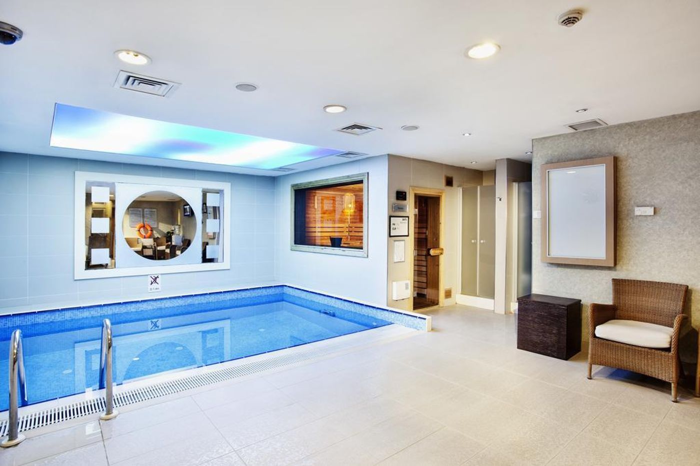 Eresin-Taxim-Premier-Pool-27