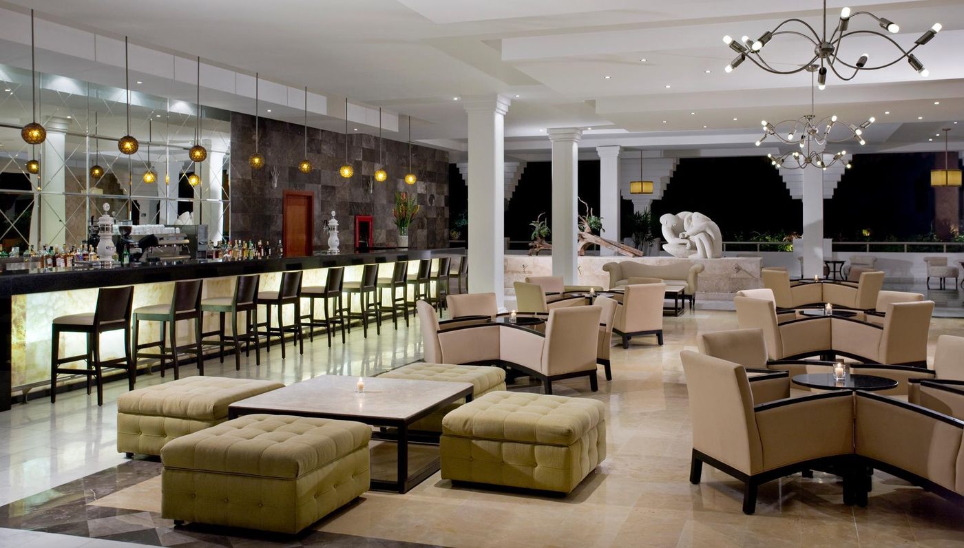 Grand-Riviera-Princess-Lobby-52