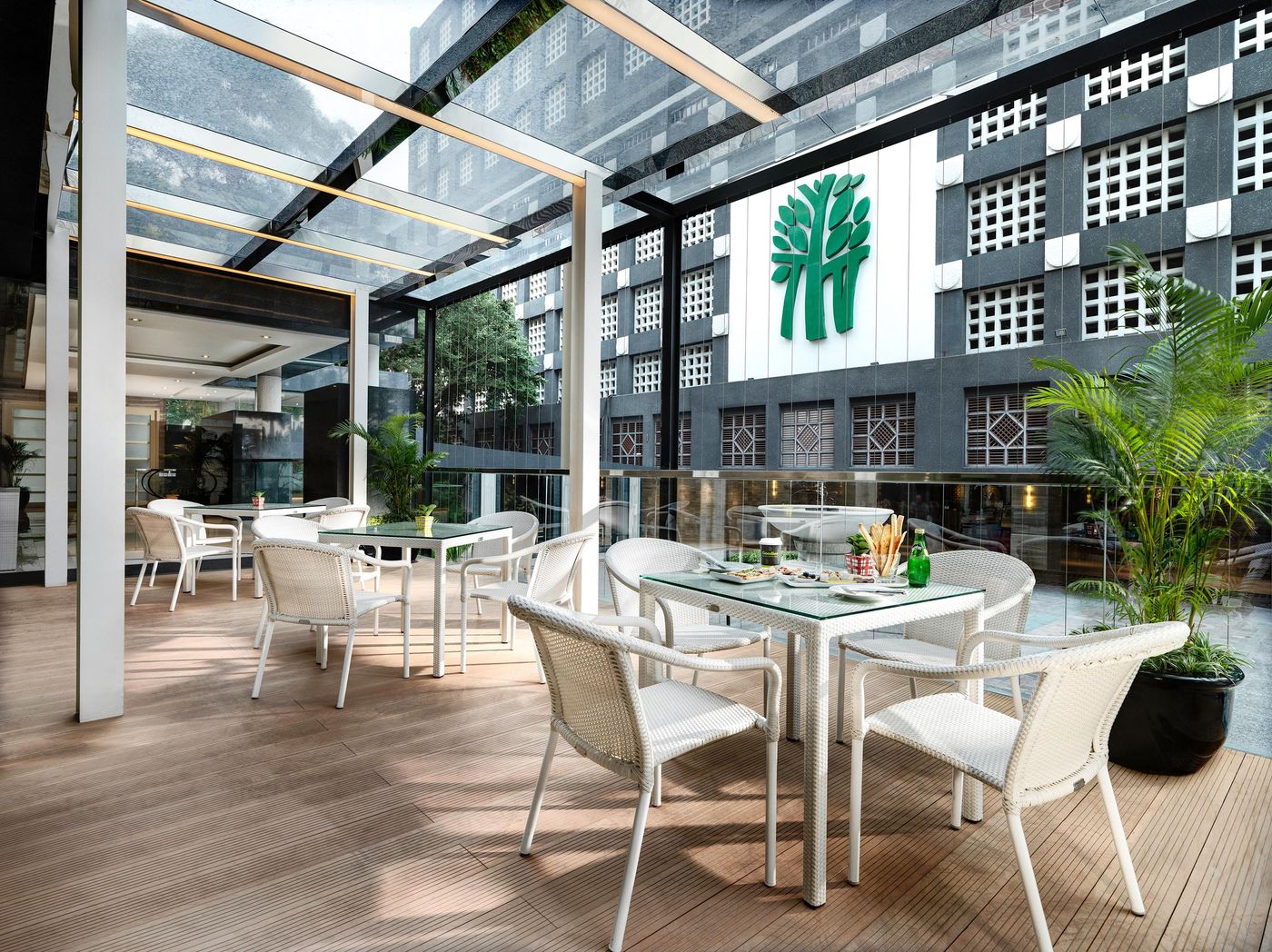 Banyan-Tree-Bangkok-Restaurant-3