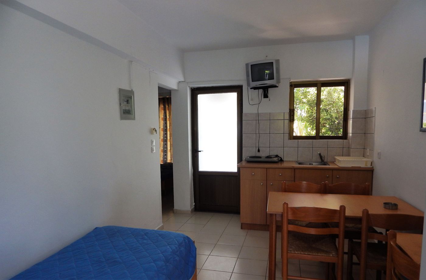 Dreams-4U-Apartments-Room-24