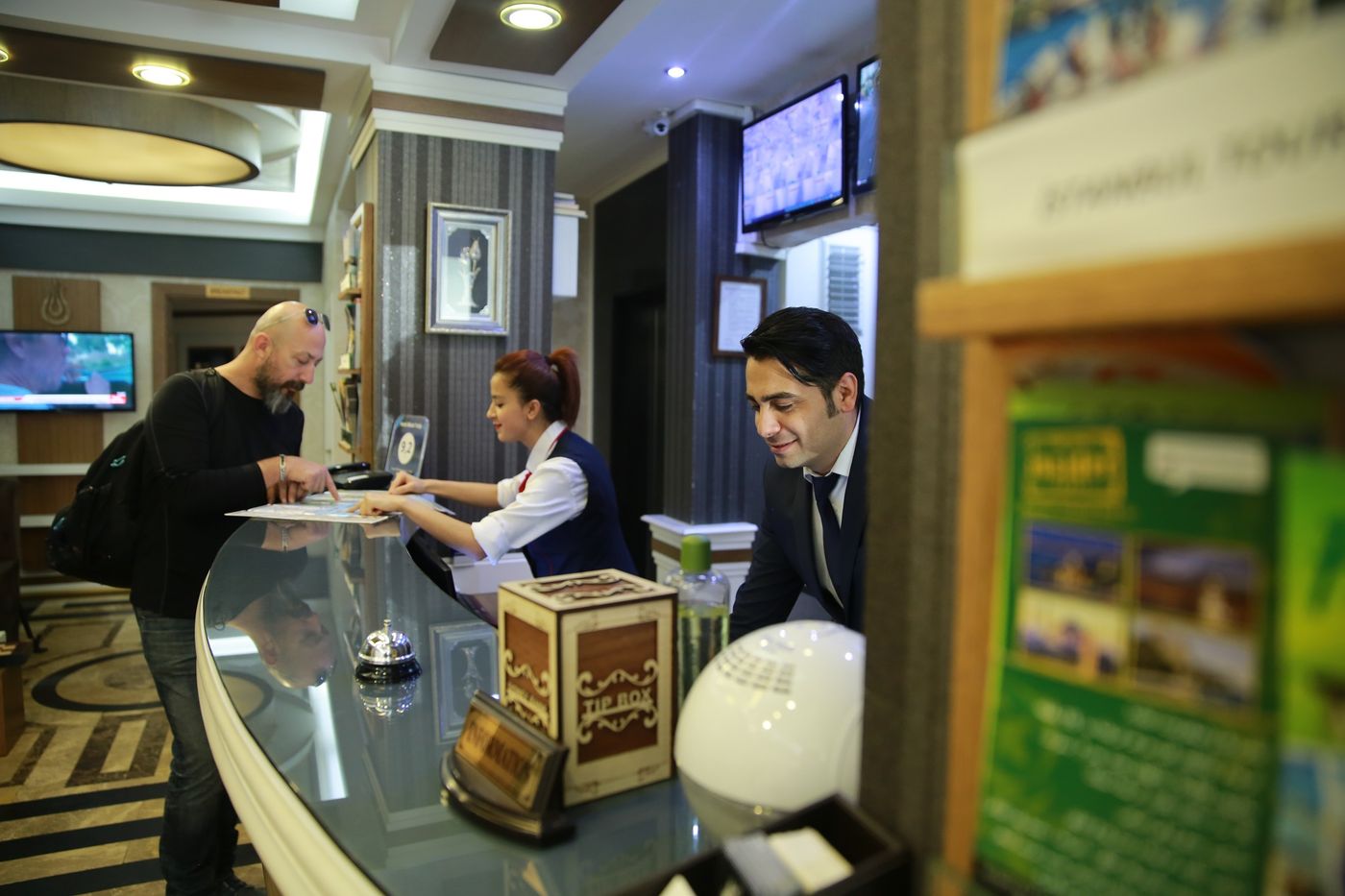 Black-Pearl-Hotel-Lobby-8