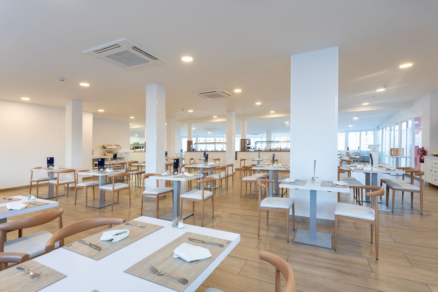 Globales-Costa-Tropical-Restaurant-31