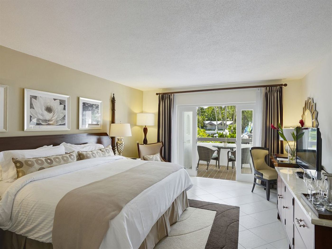 Colony Club by Elegant Hotels