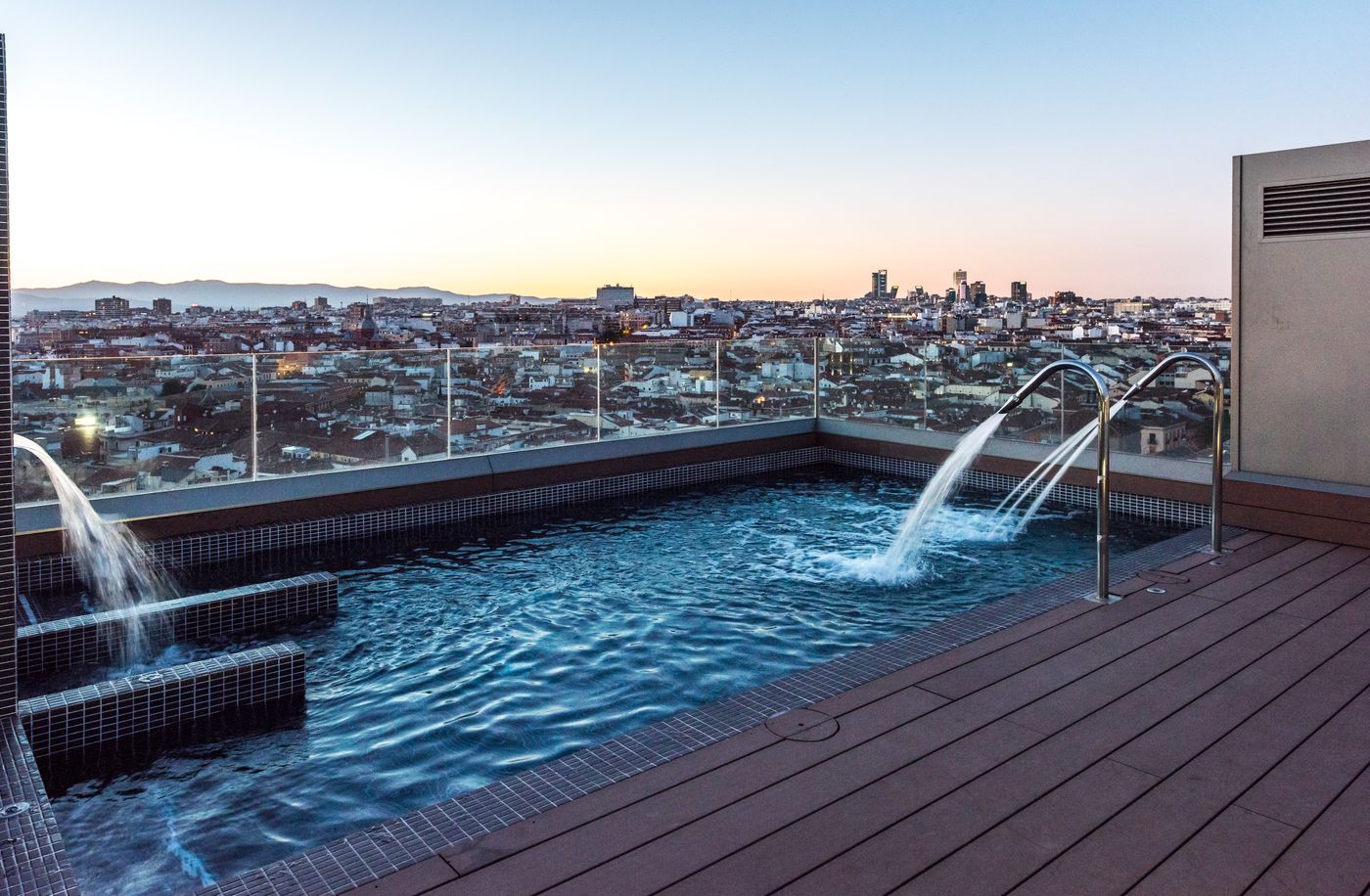 Gran-Via-Centric-II-Pool-55