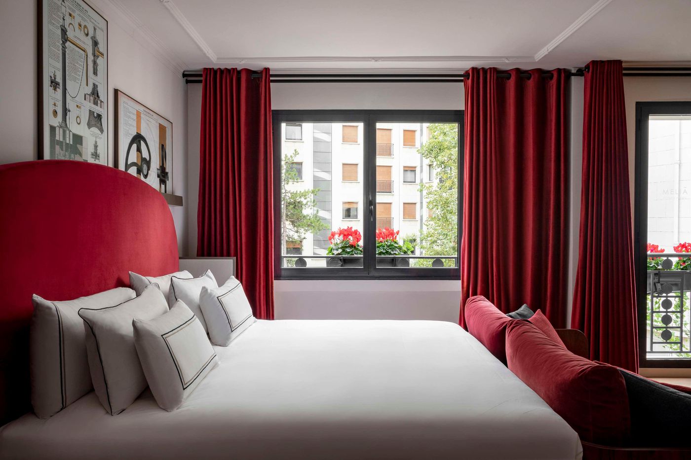 Melia-Paris-Tour-Eiffel-Room-32