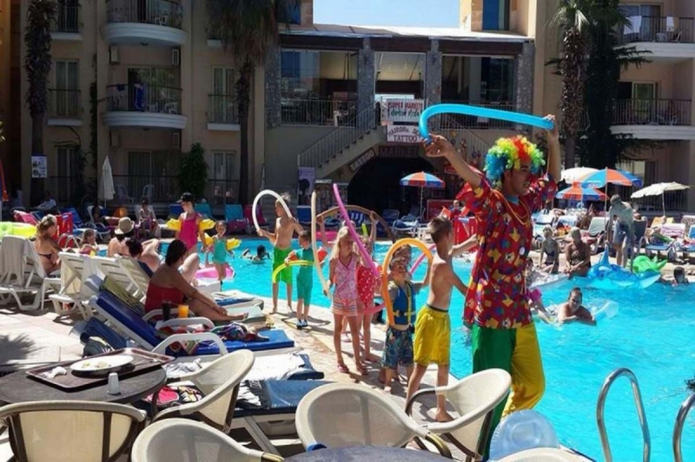 Alenz-Suite-Hotel-Sports-and-Entertainment-10