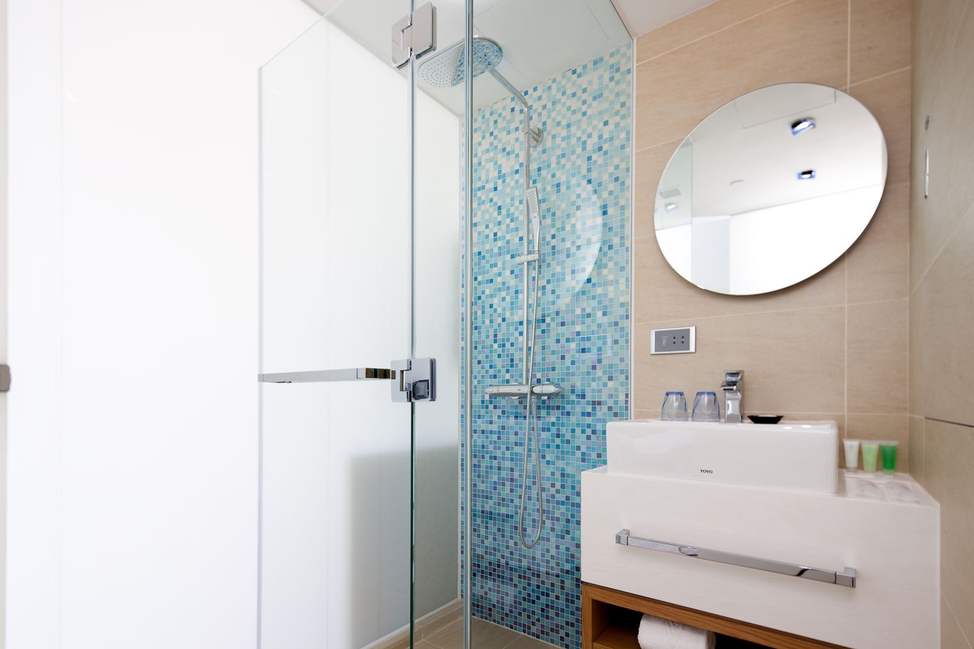 SUMMIT-VIEW-KOWLOON-Room-8