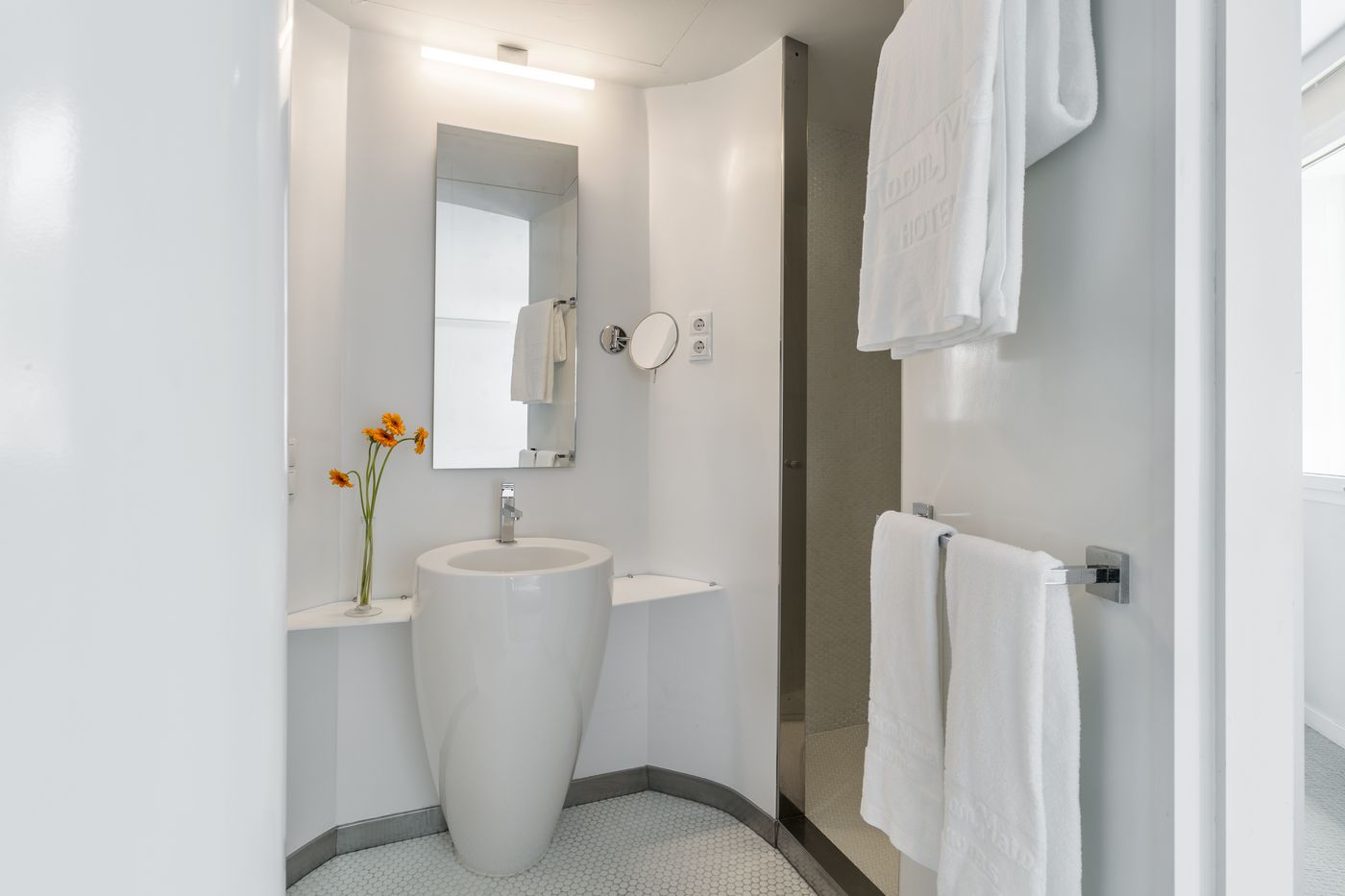 Room-Mate-Oscar-Room-52