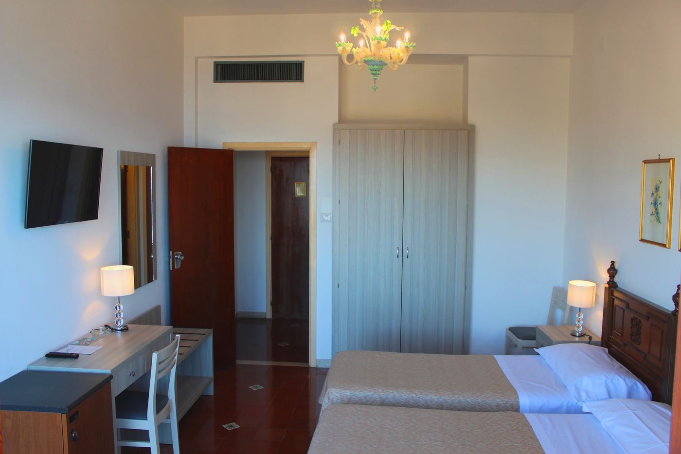 Mediterranee-Hotel-Room-10