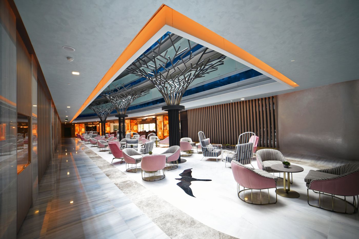 Royal-Wings-Hotel-Lobby-61