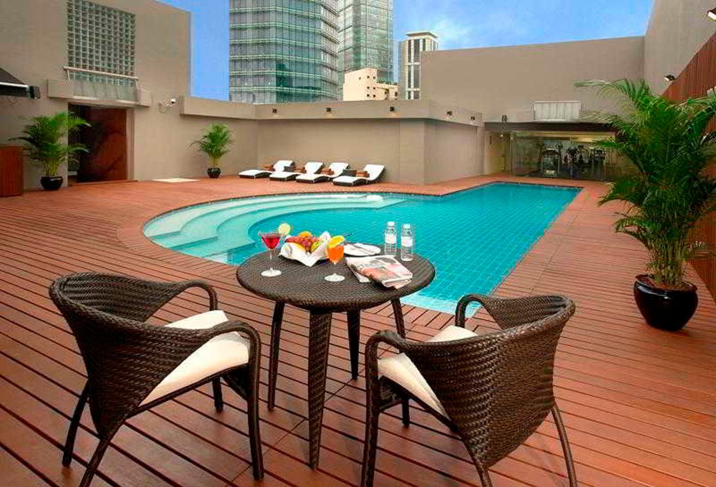 Empire-Hotel-Hong-Kong---Wan-Chai-Pool-2