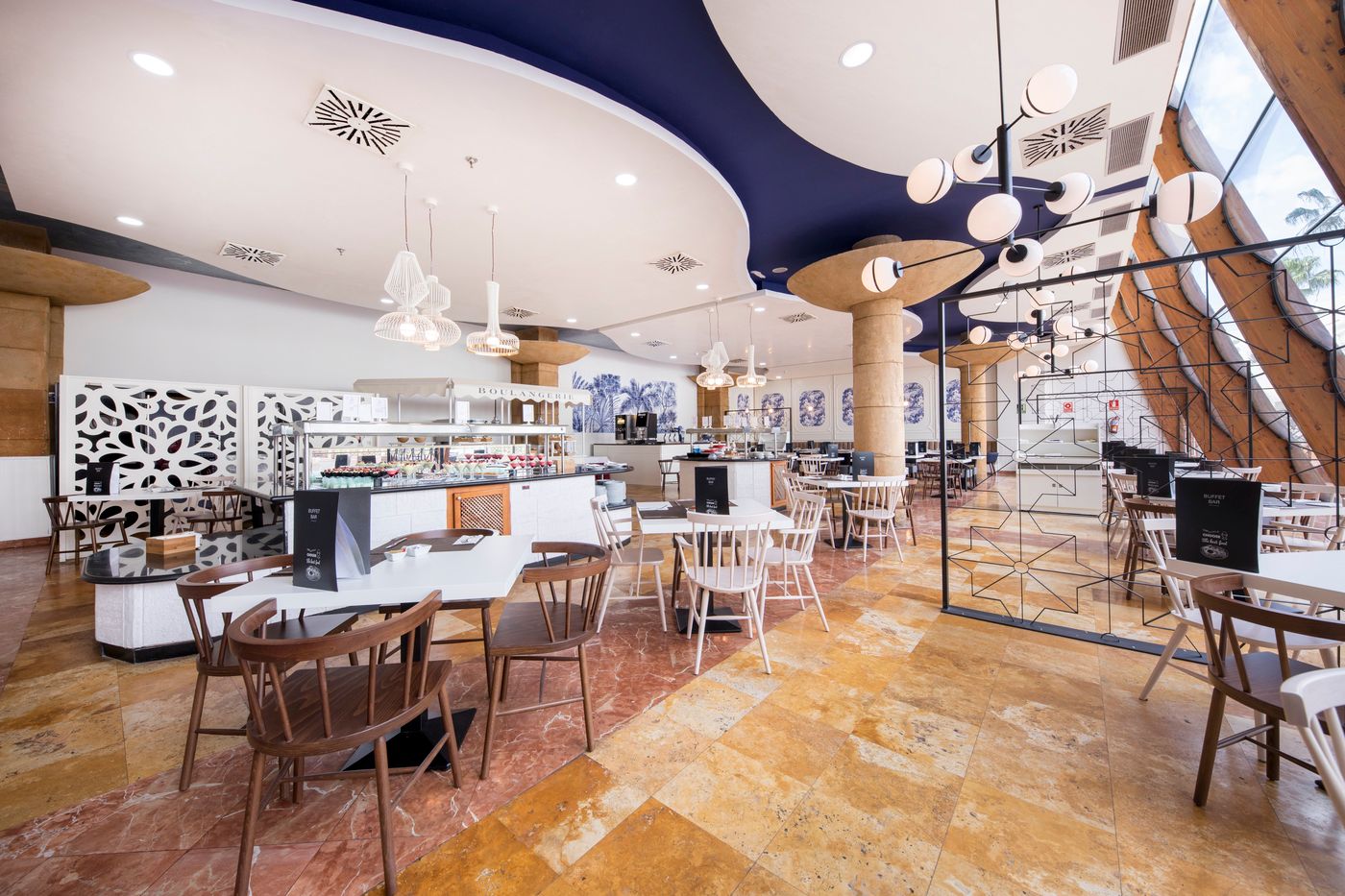 Be-Live-Experience-la-Ni----a-Restaurant-38