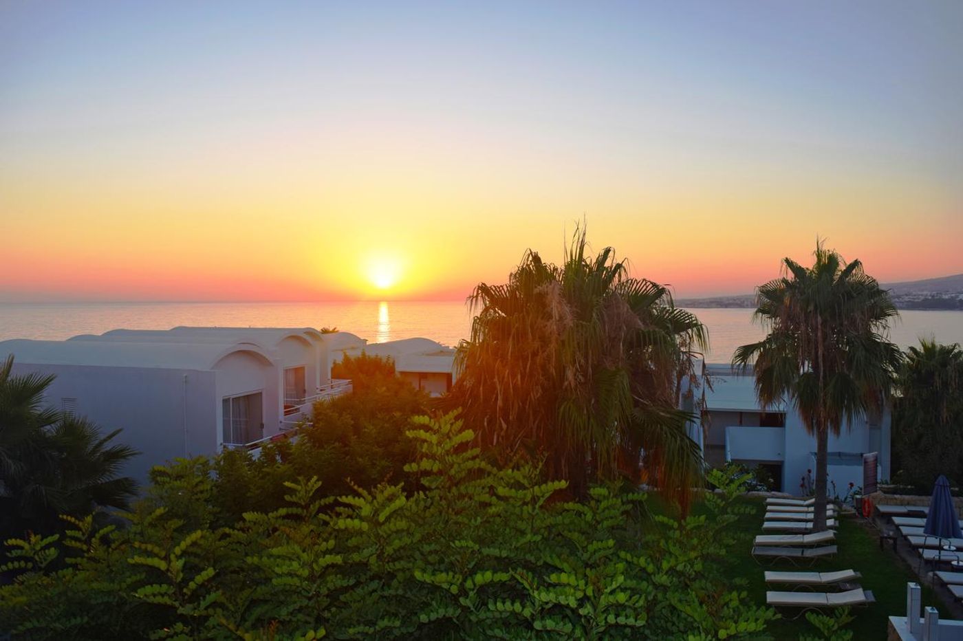 Theo Sunset Bay Holiday Village