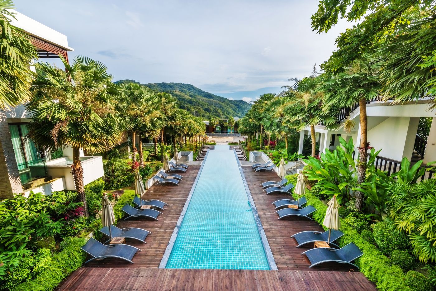Wyndham-Sea-Pearl-Resort-Phuket-Pool-4