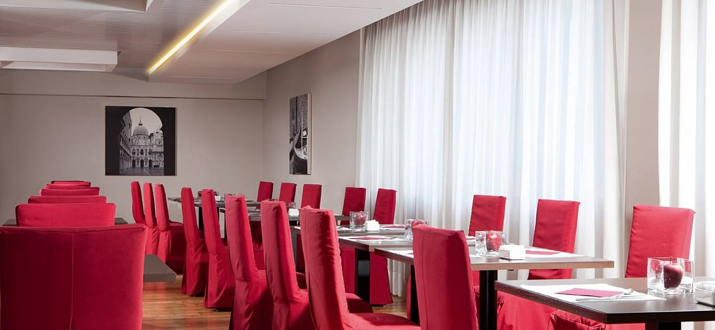 Hotel-Delfino-Restaurant-50