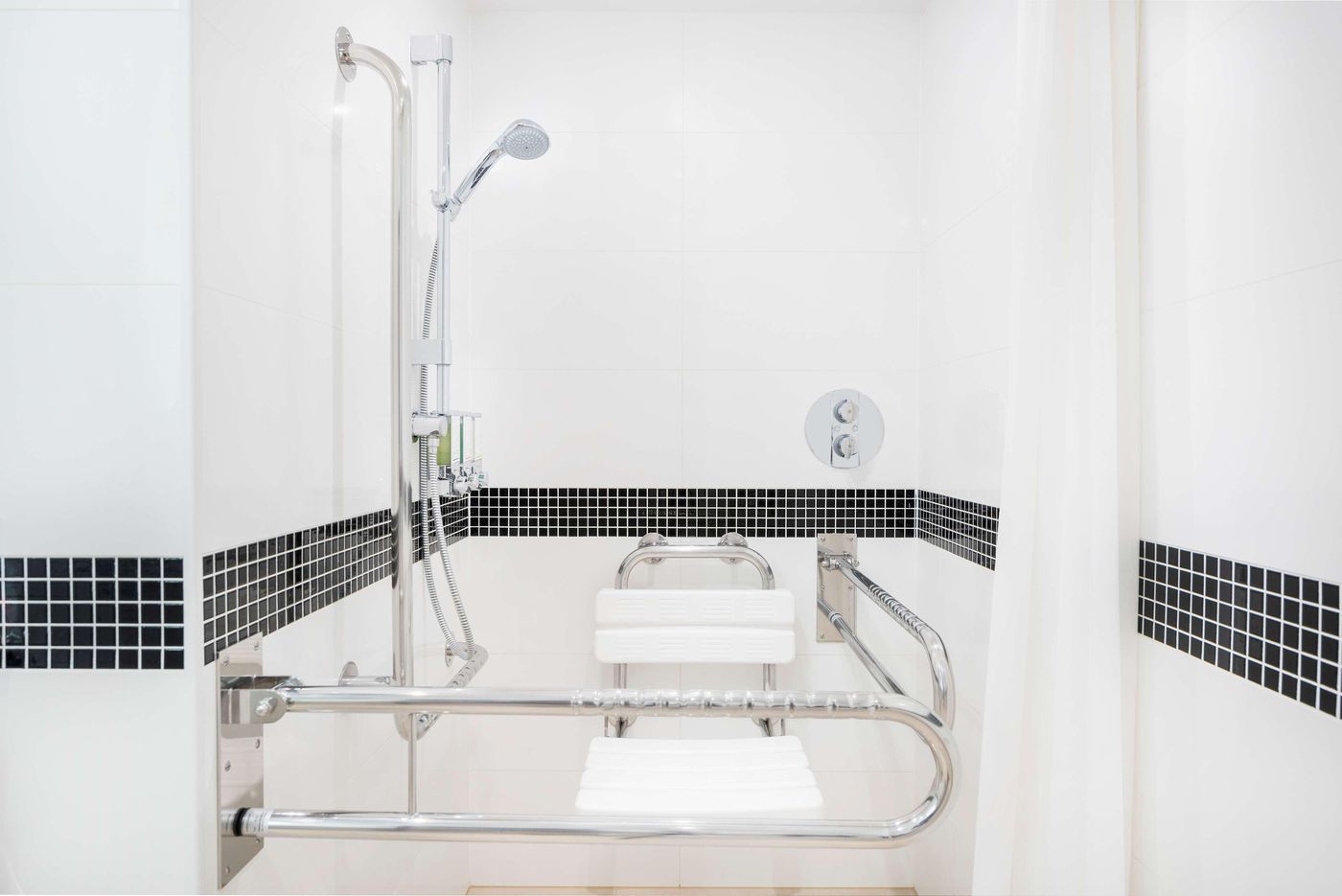 Hampton-By-Hilton-Krakow-Room-19